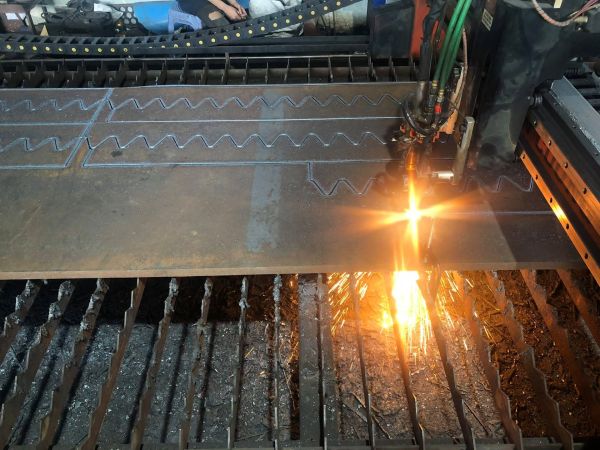cat-thep-tam-theo-kich-thuoc-1 Cắt Laser thép tấm