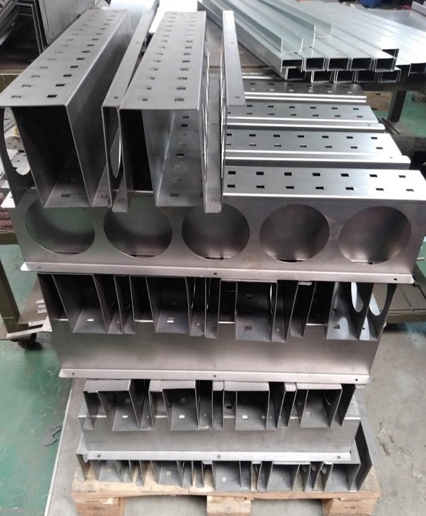 gia-cong-kim-loai-tam-quan-6-2 Gia công vỏ, hộp kim loại