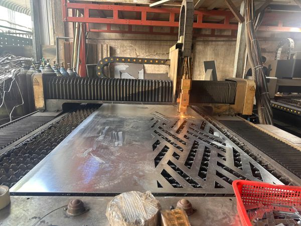 gia-cong-kim-loai-tam-bac-lieu-1 Cắt Laser CNC kim loại tấm