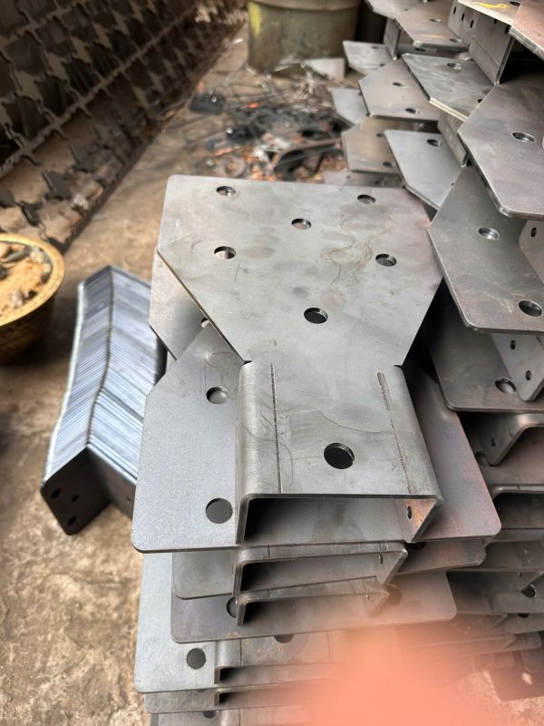 gia-cong-kim-loai-tam-ben-tre-2 Cắt - chấn CNC