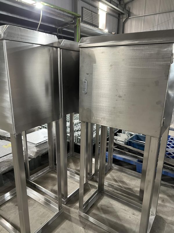 Gia công tủ hộp kim loại
